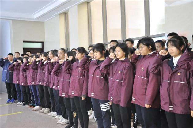 一上来就说处对象的怎么高情商拒绝？游戏画面